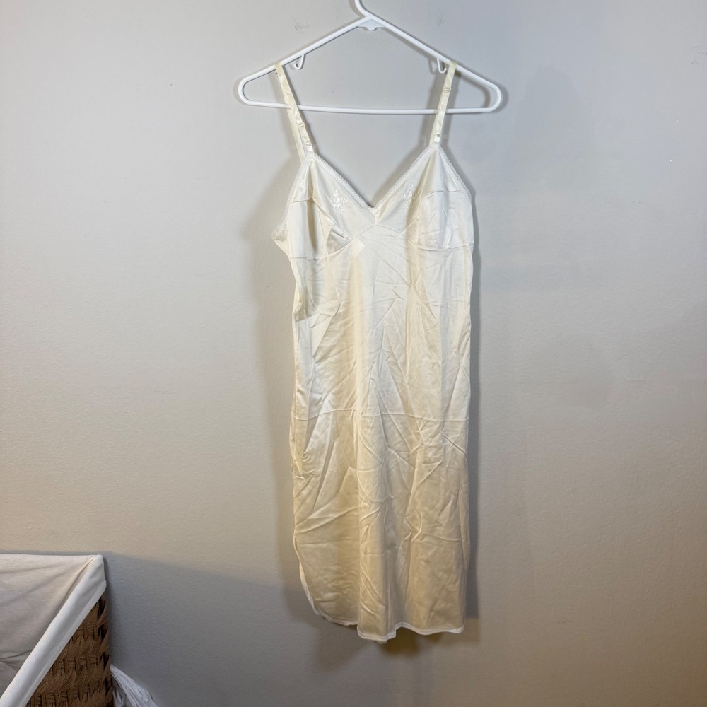 Vintage JCPenney‎ Ivory Antron III Nylon Full Slip Lace Floral Embroidery 36/14